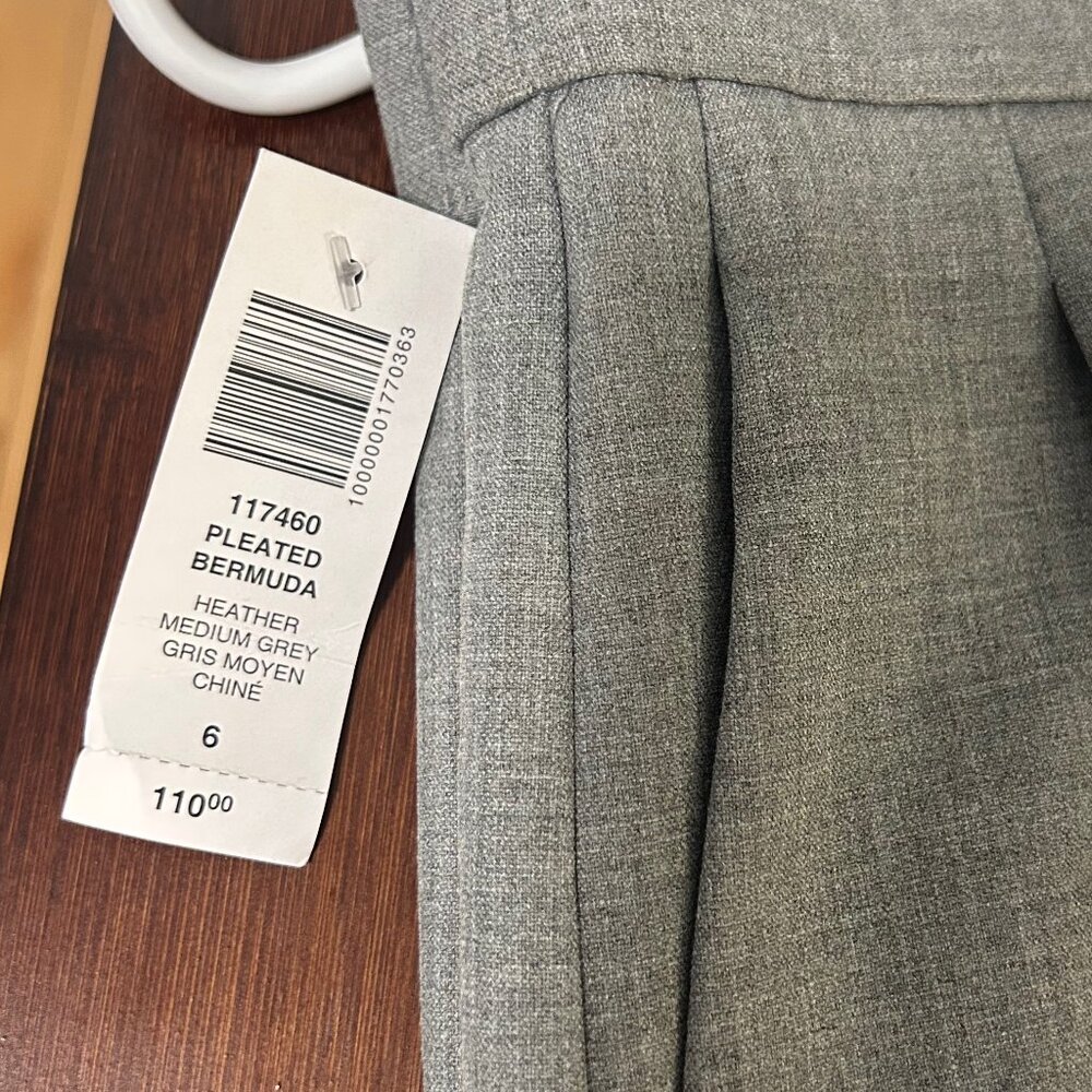 NWOT Babaton (Aritzia) Grey Pleated Bermuda Shorts. Size 6.